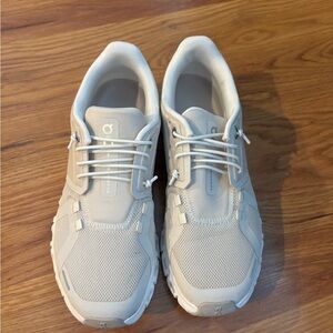 On Running Women’s Shoes